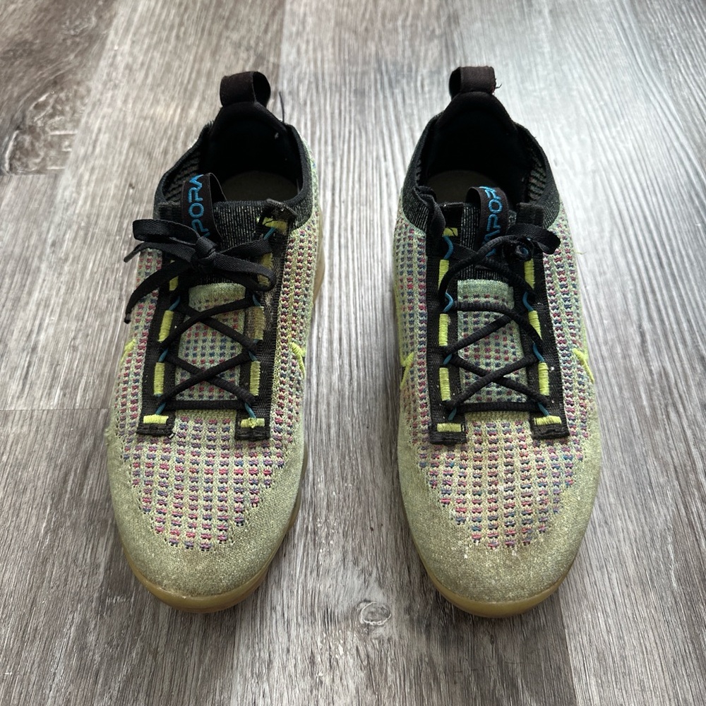 Nike multi-color vapormaxes - Picture 4 of 4